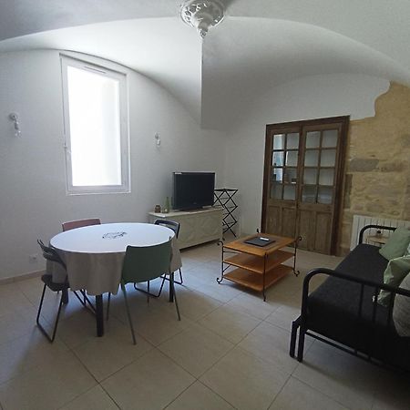 Dans Maison De Maitre, Appartement Independant. Montfrin المظهر الخارجي الصورة