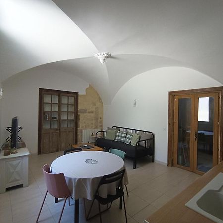 Dans Maison De Maitre, Appartement Independant. Montfrin المظهر الخارجي الصورة
