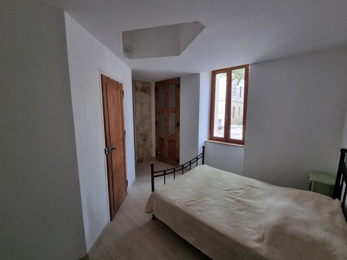 Dans Maison De Maitre, Appartement Independant. Montfrin المظهر الخارجي الصورة