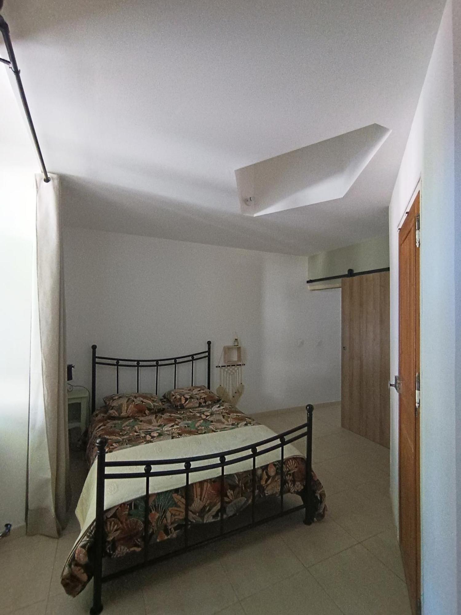 Dans Maison De Maitre, Appartement Independant. Montfrin المظهر الخارجي الصورة