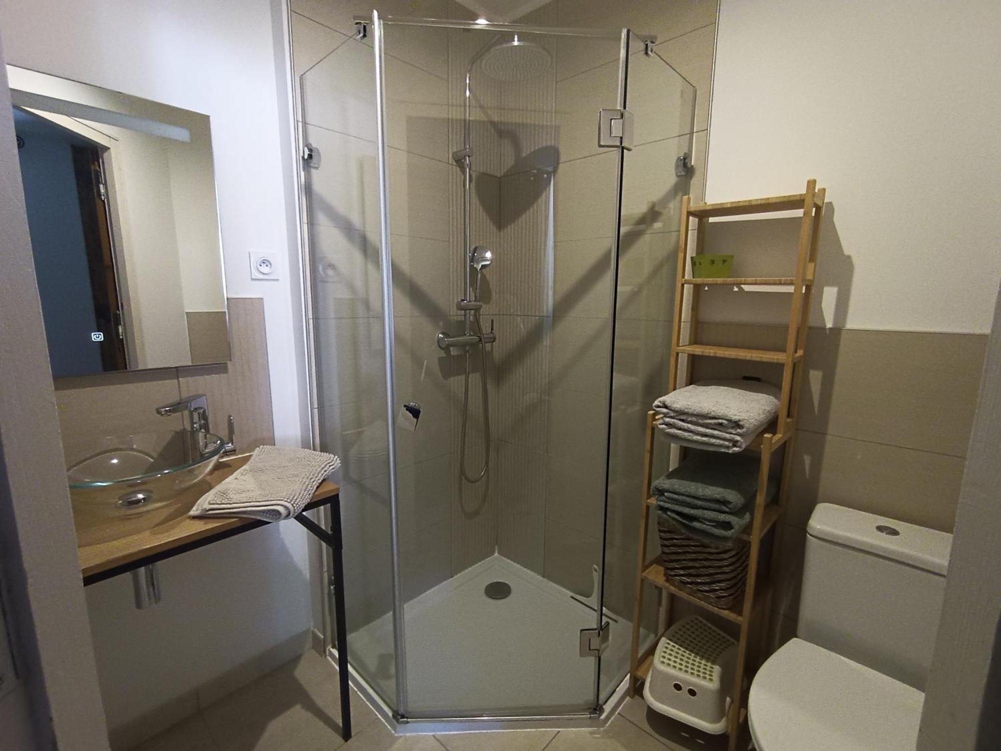 Dans Maison De Maitre, Appartement Independant. Montfrin المظهر الخارجي الصورة